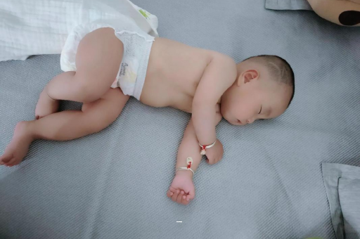 专业助孕公司孕妇肚脐周围发青